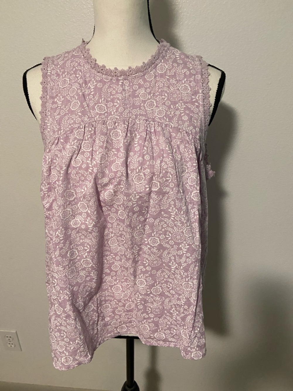 Lilac Floral Lace-Trim Sleeveless Camisole